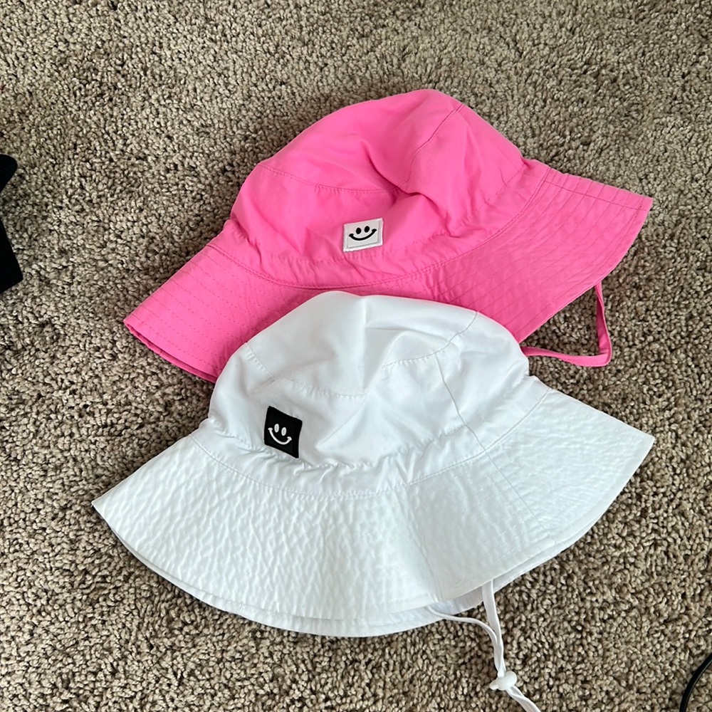 Pink & white bucket hat for toddlers